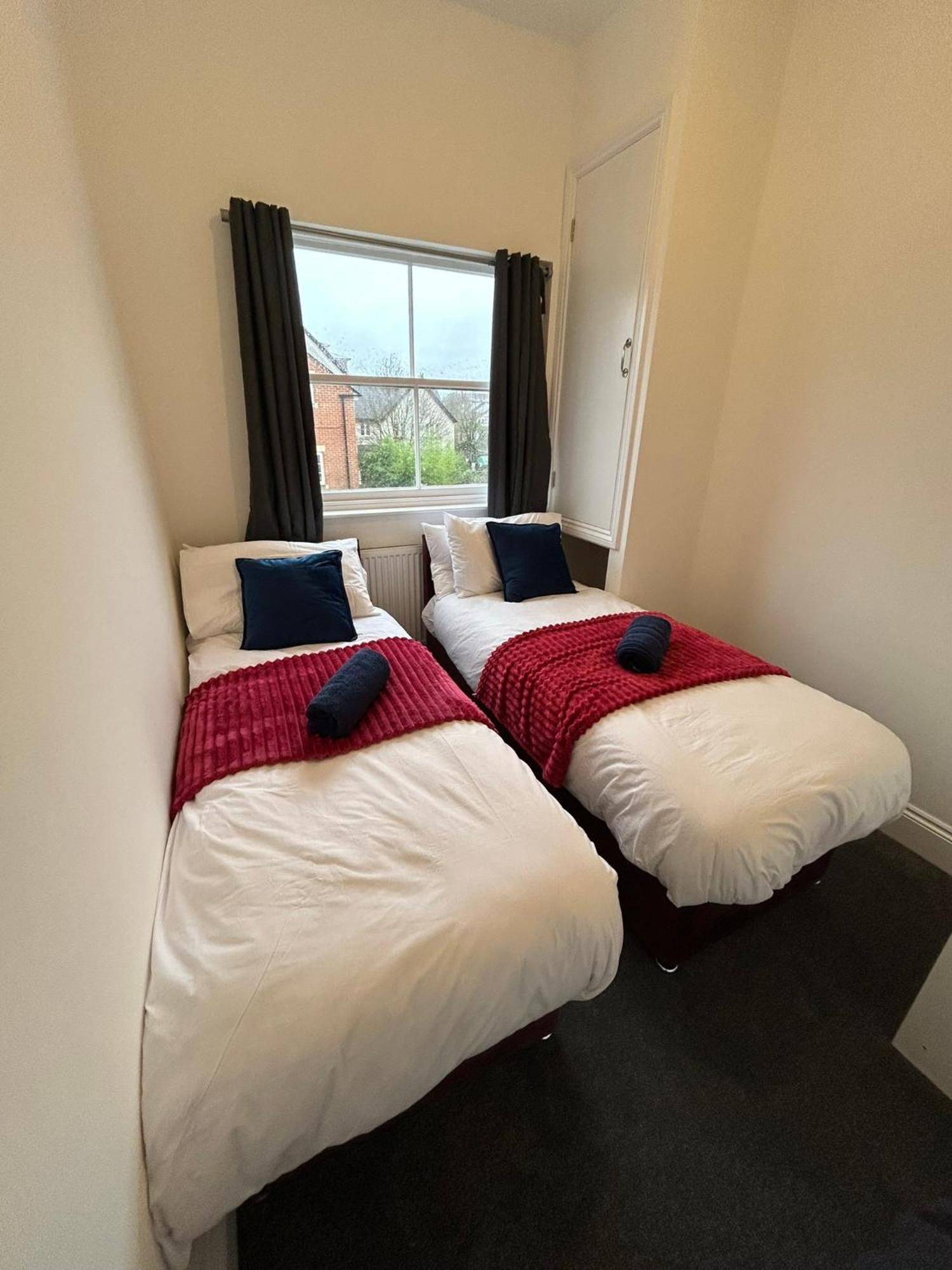 Brand New Modern Apartments Steps From Gloucester Quays Zewnętrze zdjęcie