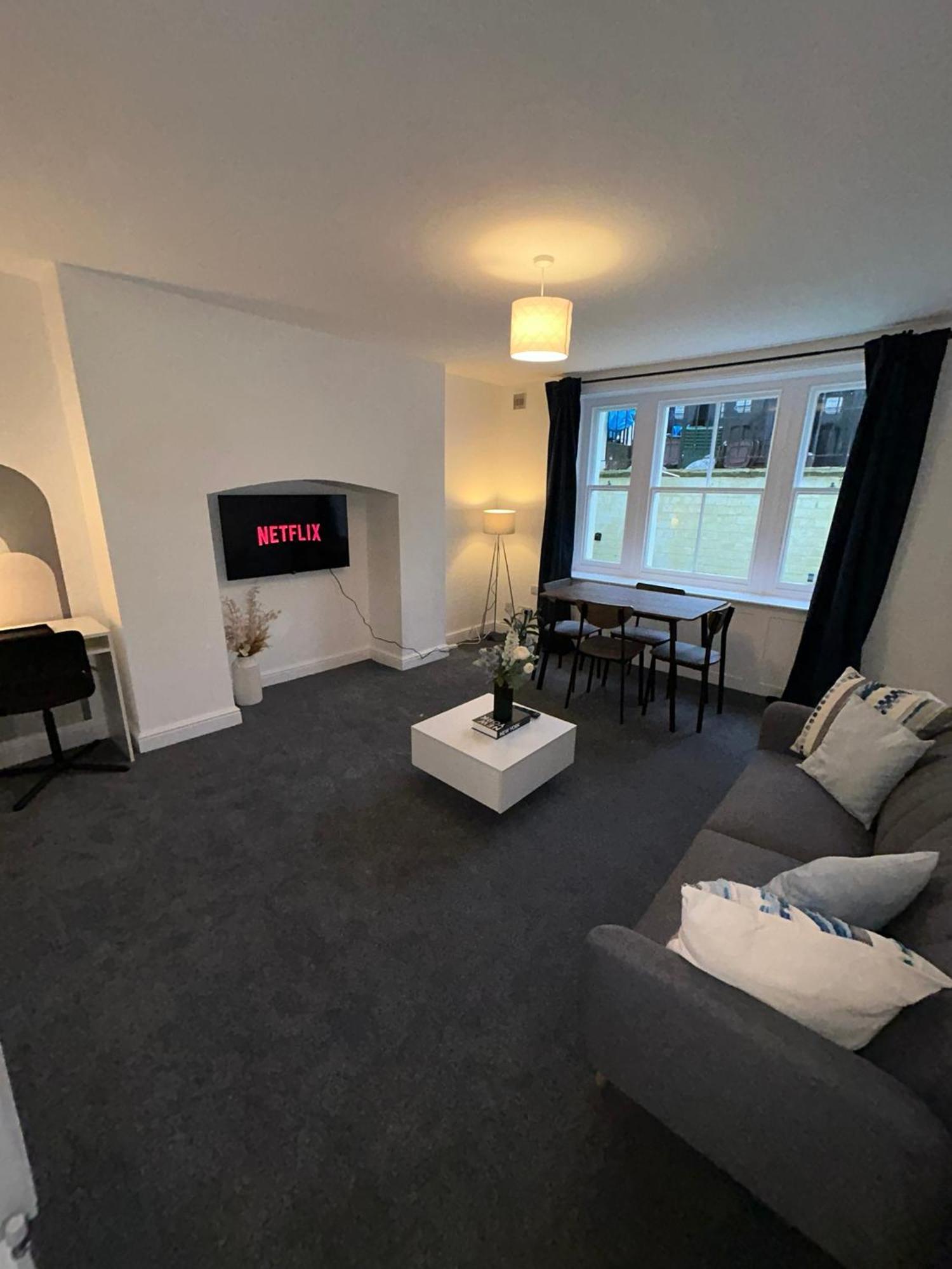Brand New Modern Apartments Steps From Gloucester Quays Zewnętrze zdjęcie