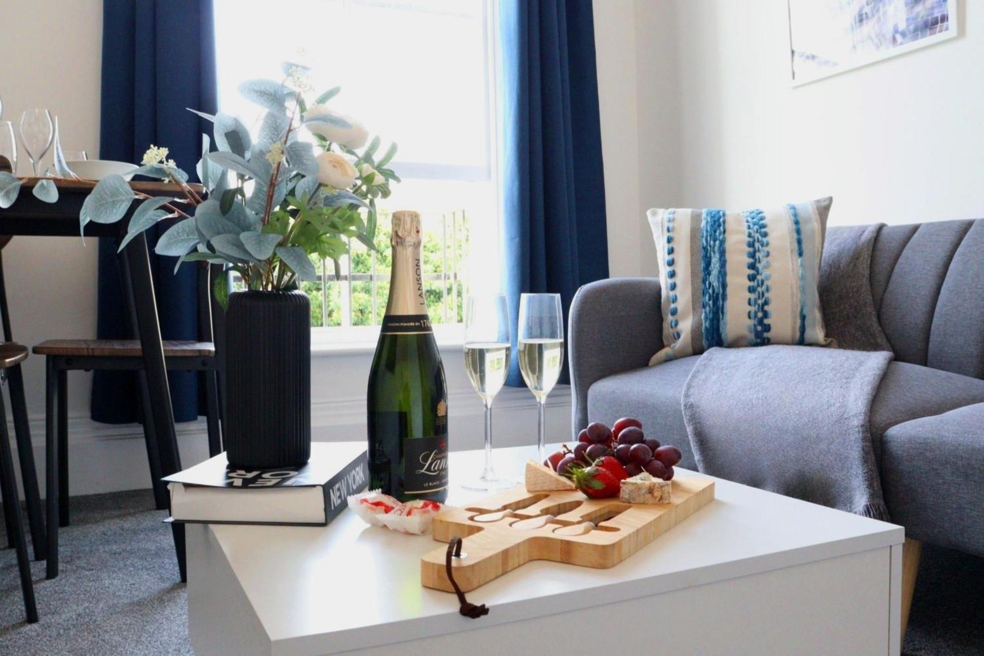 Brand New Modern Apartments Steps From Gloucester Quays Zewnętrze zdjęcie